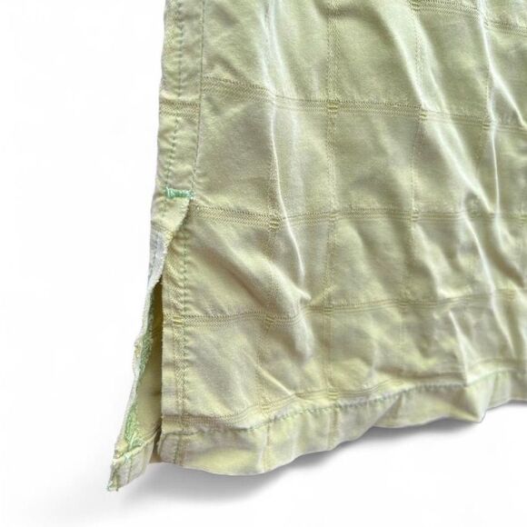 Vibrant Green Men's Casual Button Down Shirt - Picture 6 of 7